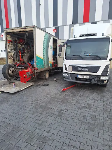 Wulkanizacja Mobilny Serwis TIR i wózków widłowych 24h/7- opony. Euromaster Landowscy